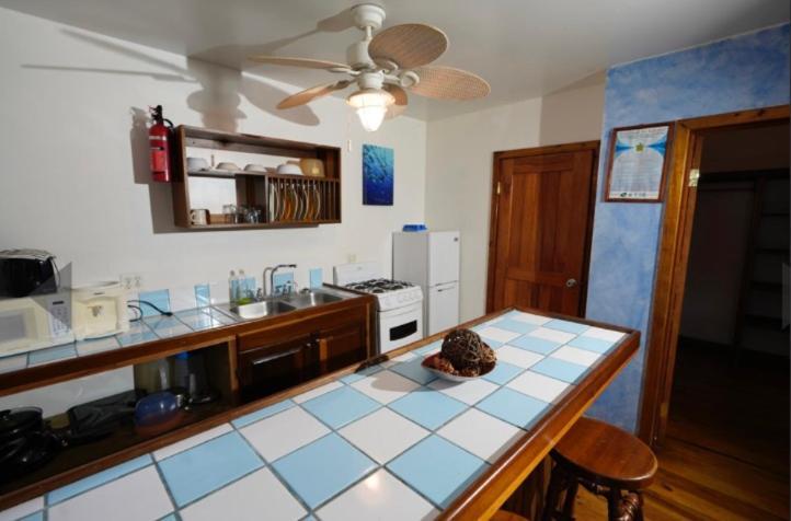 Sea Breeze Inn West End Luaran gambar